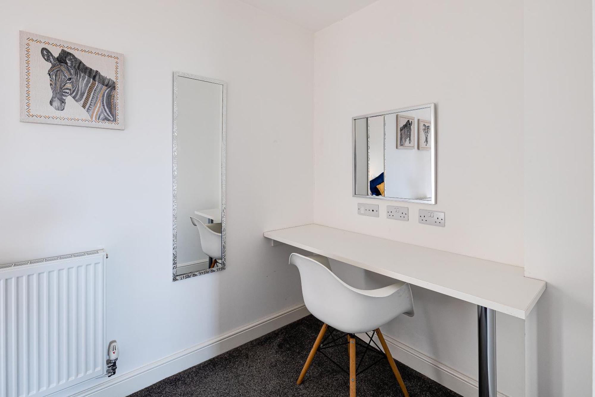 Stanley Sparkle - 4brooms, 4beds, Prkg, Wifi