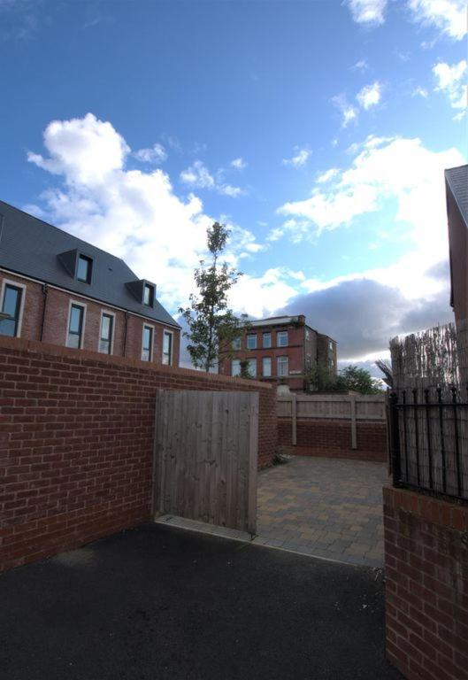 Stanley Sparkle - 4brooms, 4beds, Prkg, Wifi